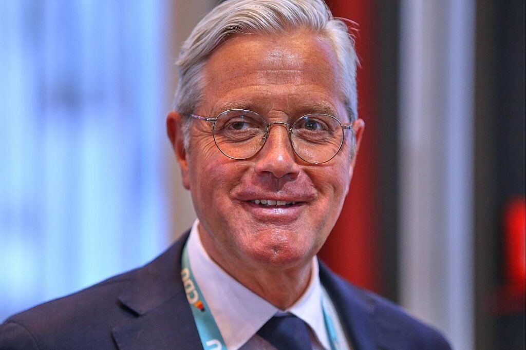 Röttgen pocht auf Pflichtelement beim neuen Wehrdienst