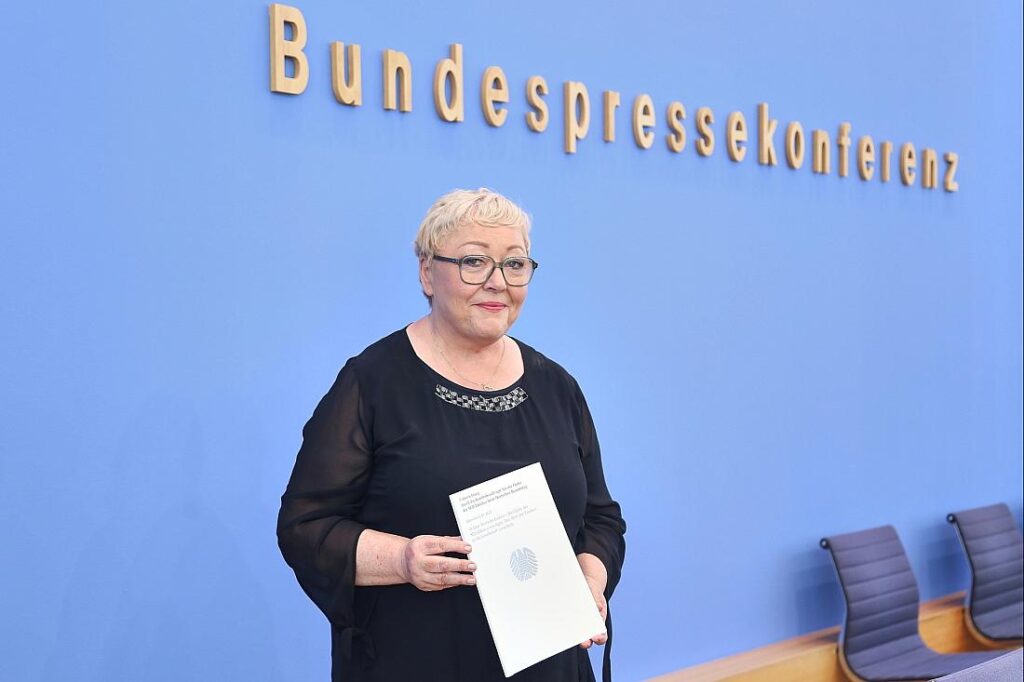SED-Opferbeauftragte lobt Entschädigungsgesetz als "Meilenstein"