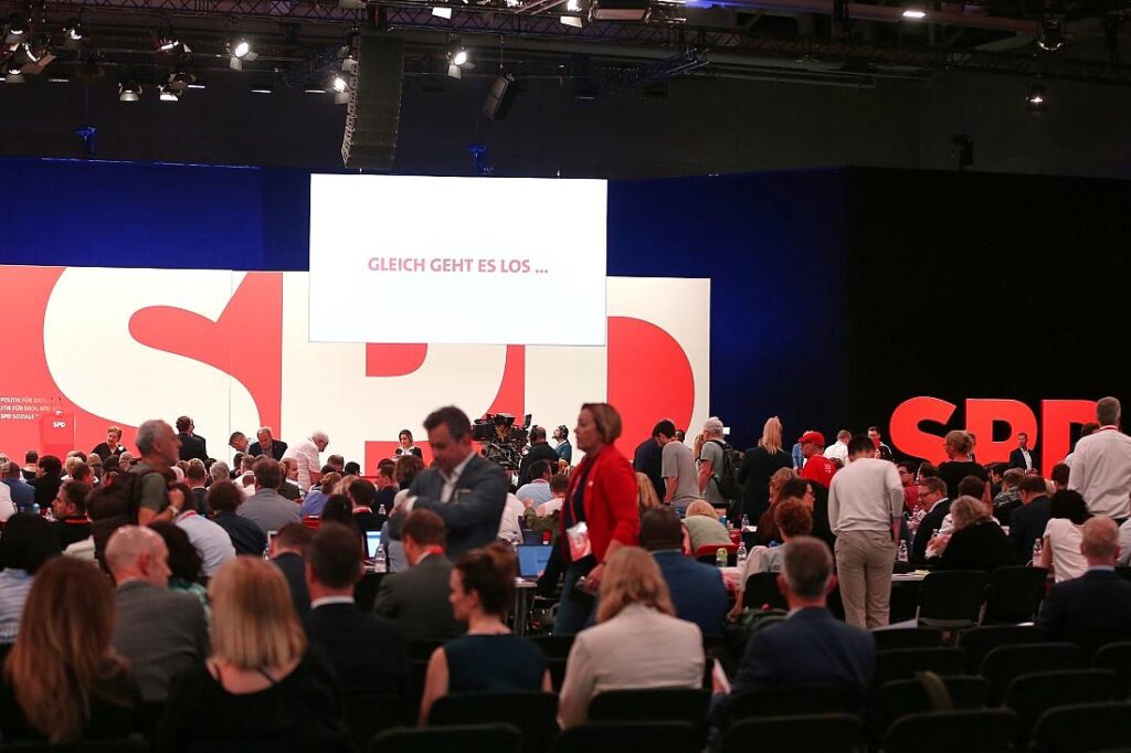 SPD setzt Parteitag fort – Debatte über AfD-Verbot im Fokus