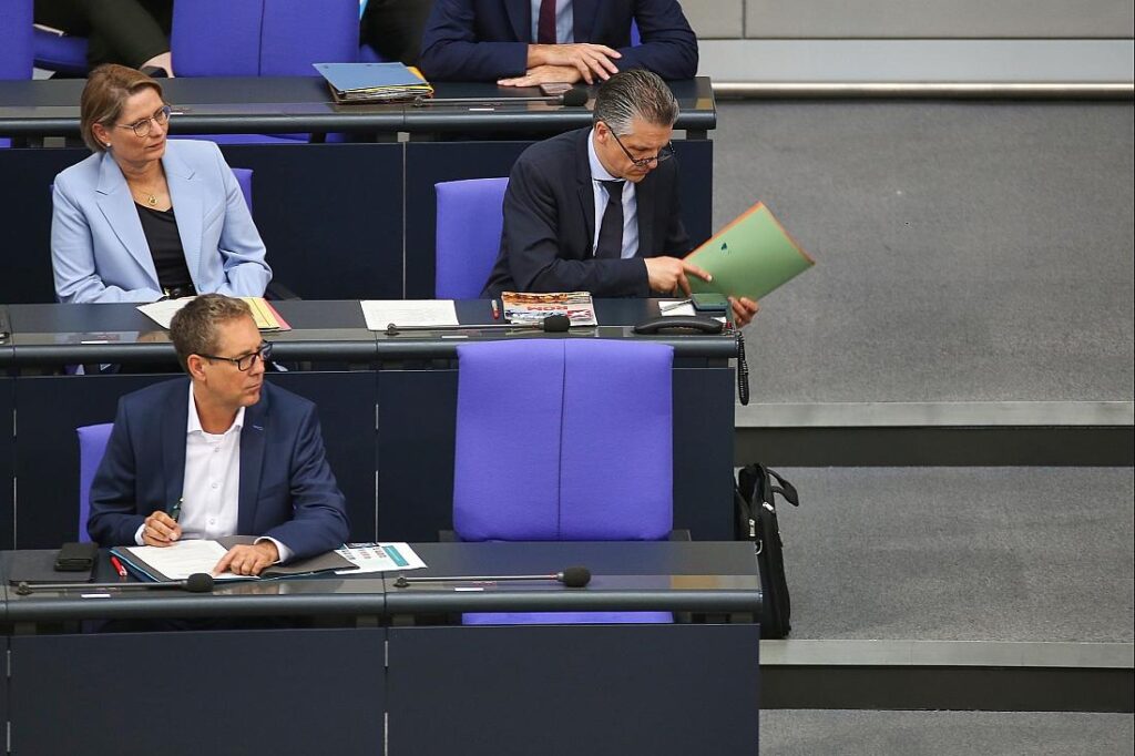 Schwarz-Rot schickt mehr politische Beamte in einstweiligen Ruhestand