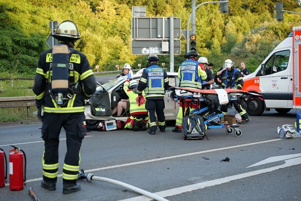 Schwerer Verkehrsunfall auf B236 in Dortmund
