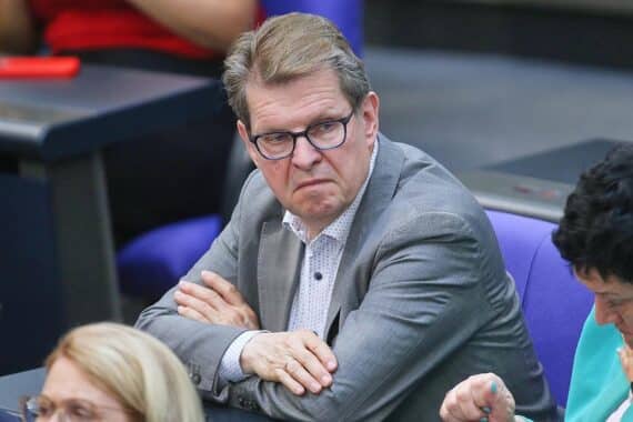 Ralf Stegner spricht auf Parteitag über SPD-Friedenspolitik und notwendige Kursdebatte.