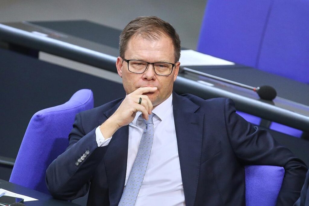 Umweltminister ruft Kommunen zu klimagerechten Umbauten auf