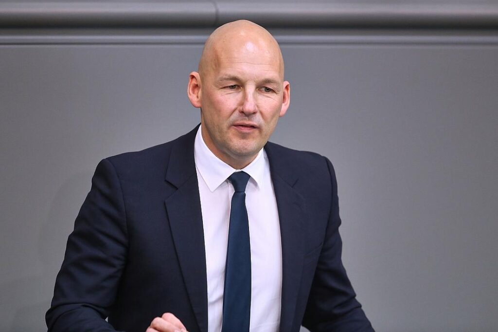 Union bezeichnet Hitzefrei-Vorstoß der Linken als "weltfremd"