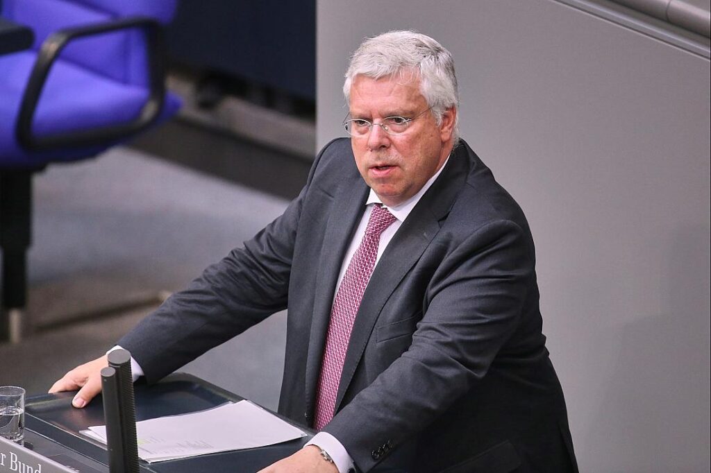 Unionsfraktion will stärkere Präsenz deutscher Truppen im Ausland