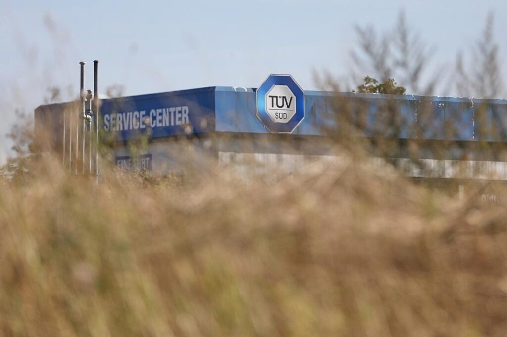 Verdi weitet Warnstreiks bei großen TÜVs aus