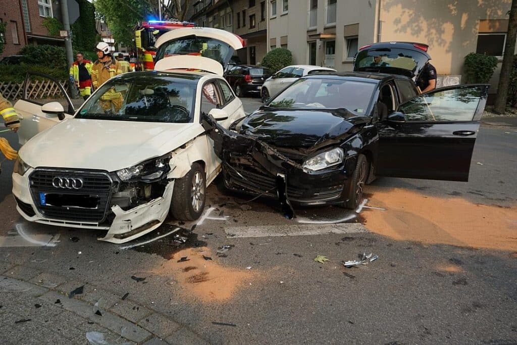 Verkehrsunfall in Ratingen mit zwei Verletzten