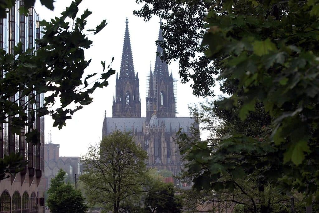 Weltkriegsbombe in Köln-Rodenkirchen erfolgreich entschärft