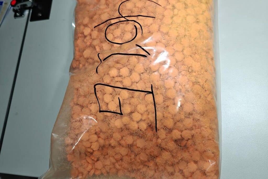 Zoll beschlagnahmt zwei Kilogramm Ecstasy bei Kontrolle auf A2 bei Gütersloh