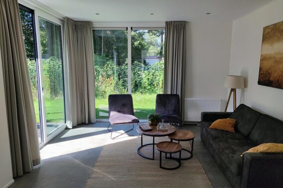 Wochenendhäuser in der Natur, statistische Daten, Karte von Sachsen-Anhalt, entspannte Atmosphäre.