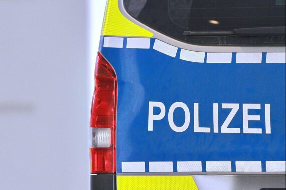Verkehrsunfall zwischen Auto und Linienbus in Dingelstädt, glücklicherweise keine Verletzten.