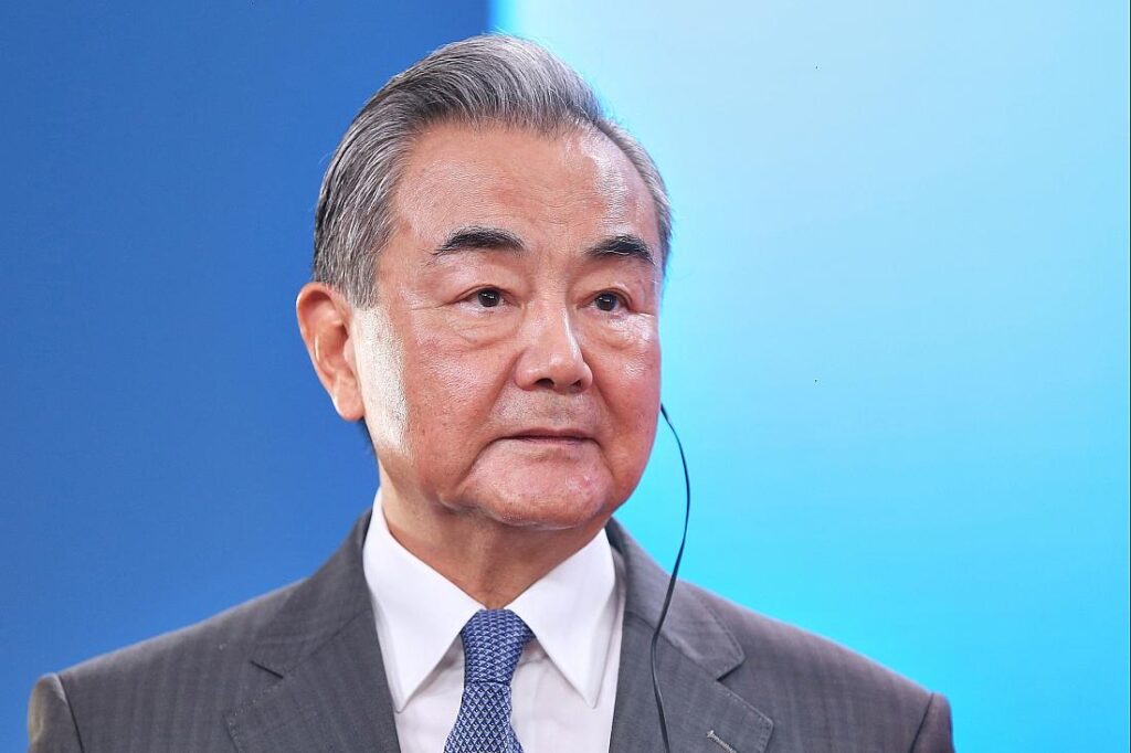 Bundesregierung bestätigt Merz-Treffen mit Chinas Außenminister