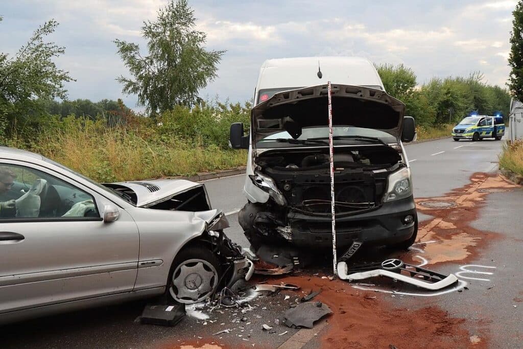 Drei Verletzte bei Verkehrsunfall in Haan-Gruiten