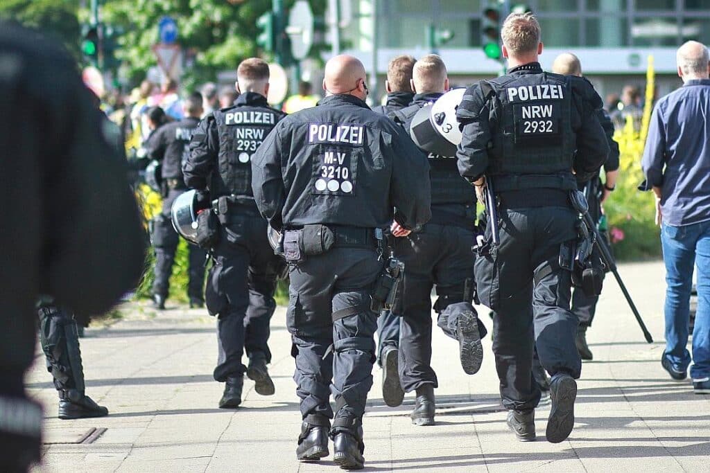 Fahrer flüchtet nach Unfall in Völklingen
