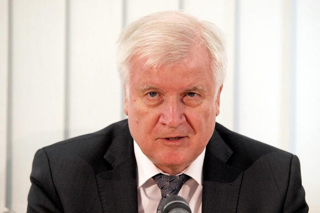 Horst Seehofer erhält Ehrendoktorwürde der Universität Augsburg
