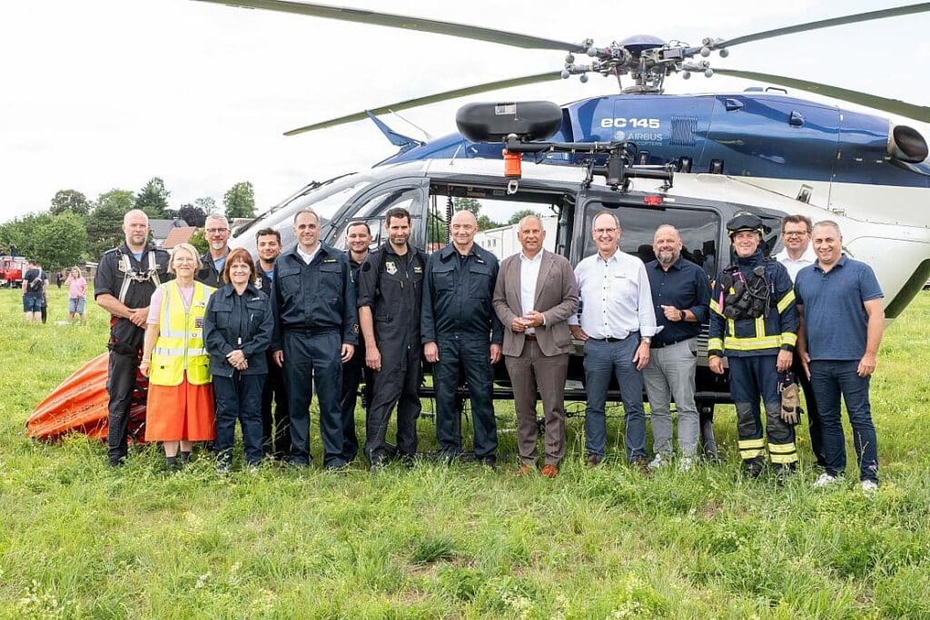 Innenminister besucht Waldbrandbekämpfungsübung in Fernwald-Annerod