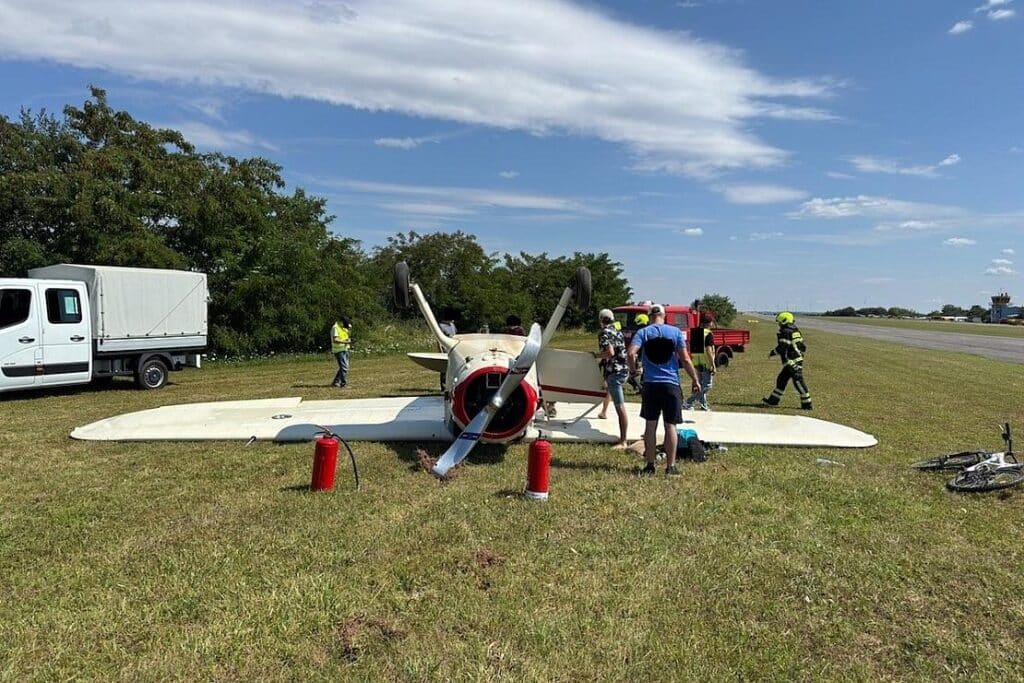 Kleinflugzeug bei Startunfall in Rieschweiler-Mühlbach überschlagen