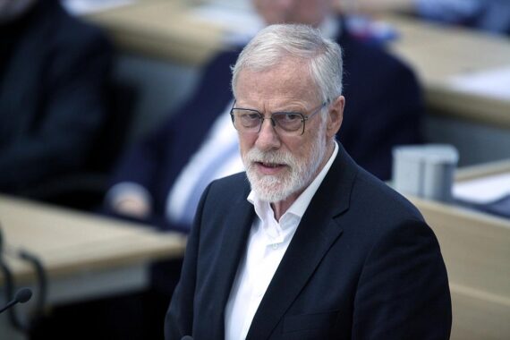 Kulturminister Rainer Robra eröffnet Kunst-Ausstellung über Ankaufspolitik Sachsen-Anhalts seit 1991.