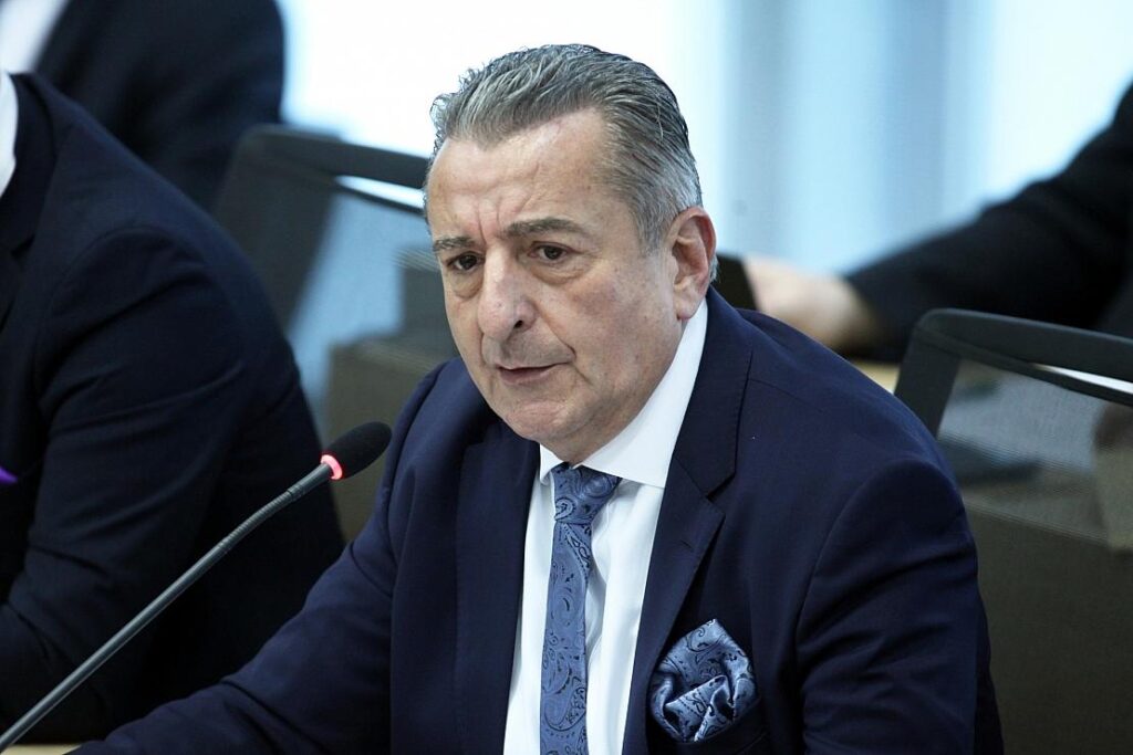 Landtagspräsident kritisiert Ermittlungen im Landtag von Sachsen-Anhalt