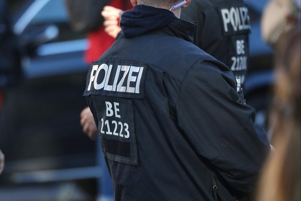 Mehrere Verletzte bei schwerem Verkehrsunfall in Spandau