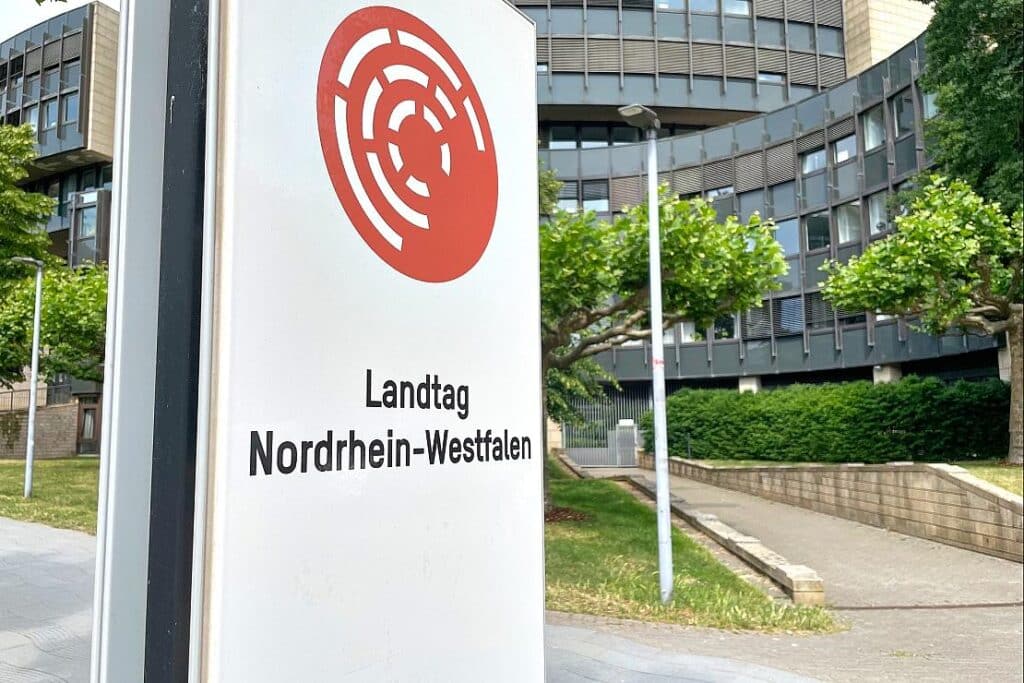 NRW fördert Satellitenprojekt zur Erdbeobachtung