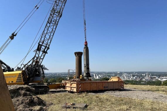 Vertikalgasbrunnen auf Deponie zur CO2-Reduktion und Gaserfassung in Wiesbaden.