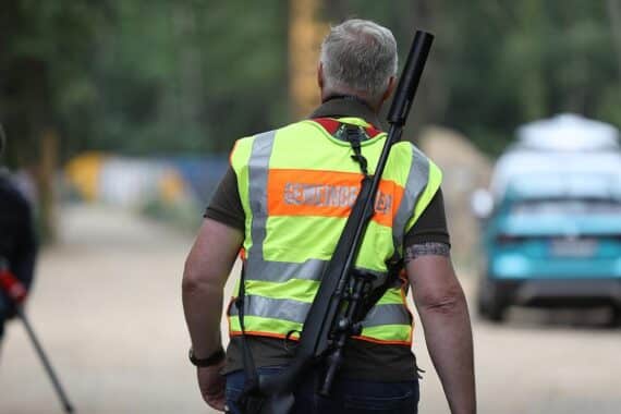 Delegation besucht dänischen Jagdverband, diskutiert tierschutzgerechte Jagdhund-Ausbildung ohne lebende Tiere.