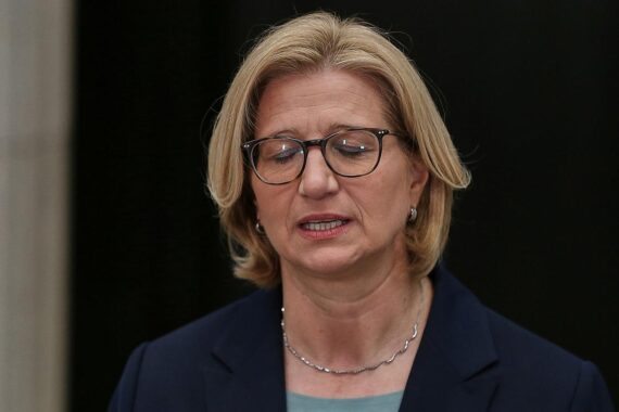 Anke Rehlinger spricht auf der Weltkonferenz der Parlamentspräsidenten, behandelt globale Herausforderungen und Verantwortung.