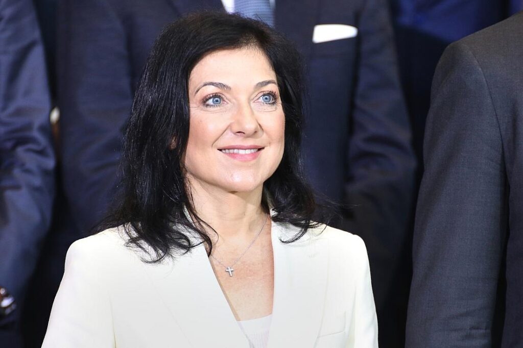 Reiche fordert Deutsche zu mehr Arbeit auf