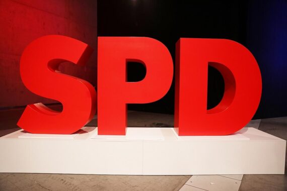 SPD-Logo mit Hintergrundinformation zur Debatte über Landesverfassungsschutzgesetz und Grundrechte.