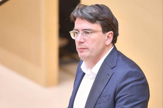 Florian von Brunn warnt vor Umweltrechtsverstößen durch das neue Modernisierungsgesetz der bayerischen Staatsregierung.