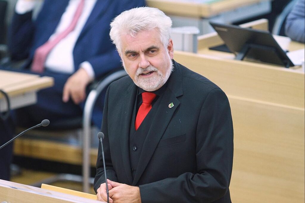 Sachsen-Anhalts Energieminister will mehr Freileitungen
