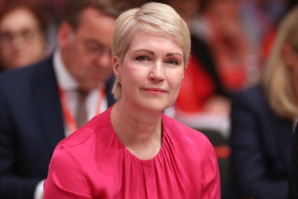 Schwesig lehnt Anhebung des Renteneintrittsalters ab