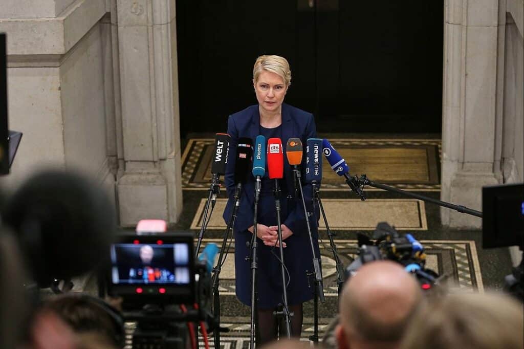 Schwesig warnt vor Verzögerungen bei Stromnetzausbau