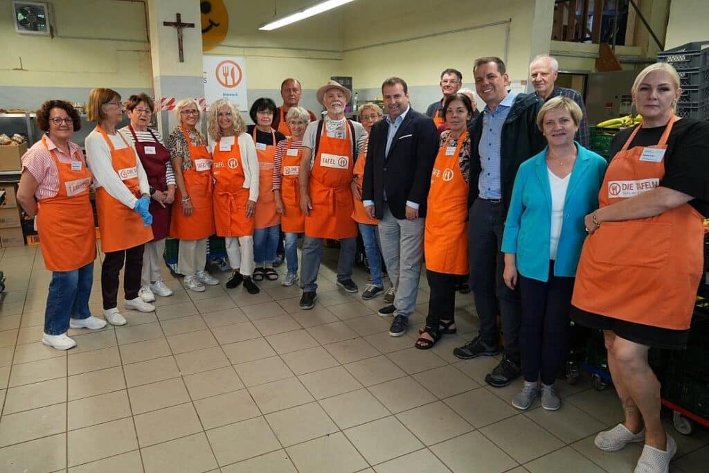 Sozialminister besucht Tafel in Saarlouis