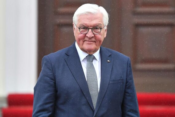 Bundespräsident Steinmeier spricht im ZDF über beschädigte Koalition und Richterstreit im Bundestag.