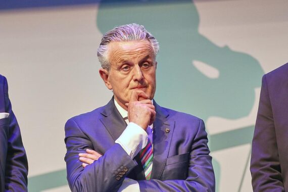 Oberbürgermeister Nopper diskutiert Abschiebungen syrischer Straftäter nach Razzia in Stuttgart.