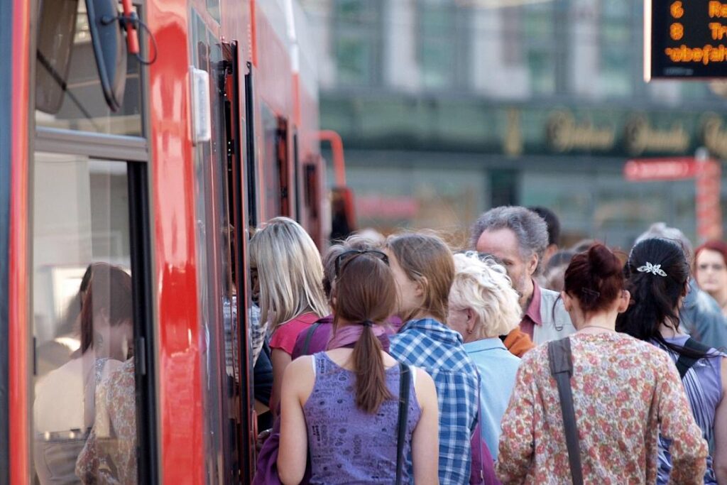 Tarifvertrag Nahverkehr gilt jetzt für Delbus und Stadtverkehr Hildesheim