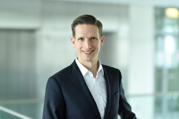 Till Kaesbach, neuer Finanzstaatssekretär in Hessen, wird am 15. Juli 2025 Amtsantritt haben.