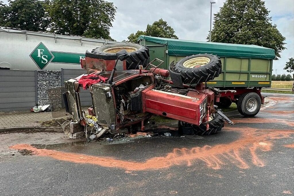 Traktorunfall in Söhlde fordert Schwerverletzten und verursacht hohen Sachschaden