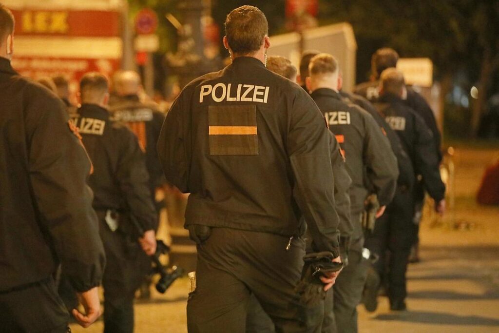 Unbekannter beschädigt parkenden VW in Mutlangen