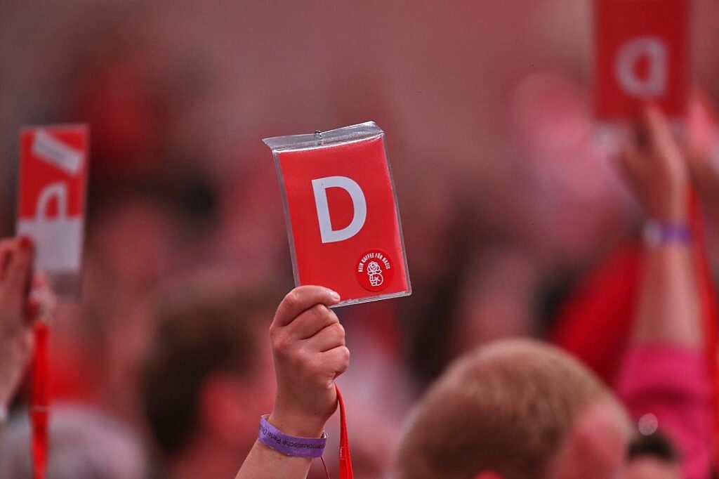 Union besteht auf Pflichtoption im Wehrdienststreit mit SPD