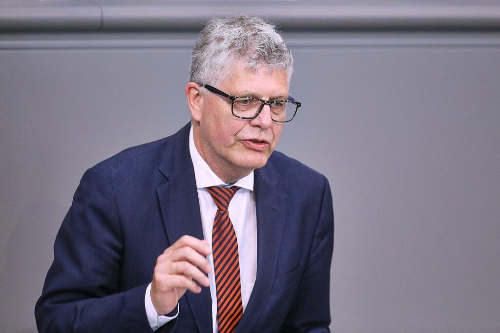 Union fordert bis Herbst konkrete Sparvorschläge von Klingbeil