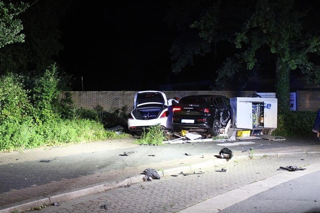 Verkehrsunfall in Bocholt verursacht Internetausfall und hohen Sachschaden