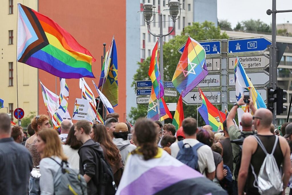 Wegner: "Regenbogenfahne steht für die Grundwerte dieser Stadt"