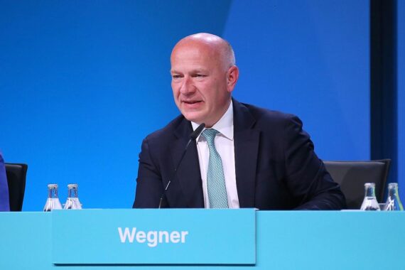 Kai Wegner warnt vor Radikalisierung der Linkspartei und antisemitischen Tendenzen in Berlin.