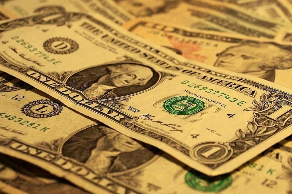 Wirtschaftshistoriker warnt vor gezielter Abwertung des Dollars