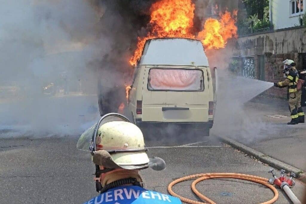 Wohnmobil in Stuttgart-Ost vollständig ausgebrannt