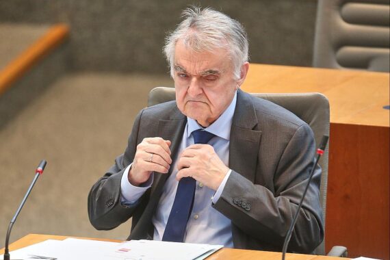 Herbert Reul, NRW-Innenminister, spricht über Polizei-Transparenz und Nationalitäten von Tatverdächtigen.