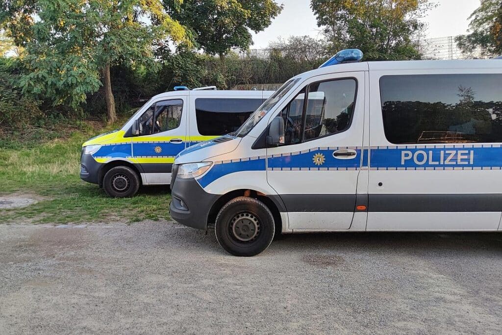Autofahrer stirbt nach Kollision mit Baum in Dohna